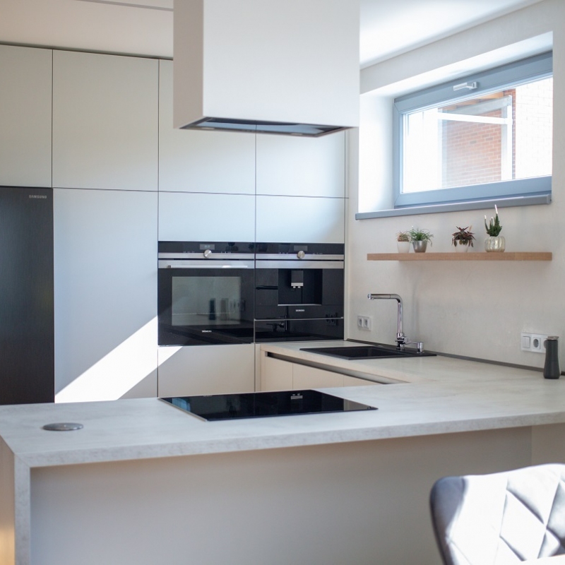 kuchyně bez horních skříněk