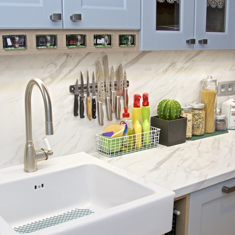 kuchyně s mramorovou zástěnou