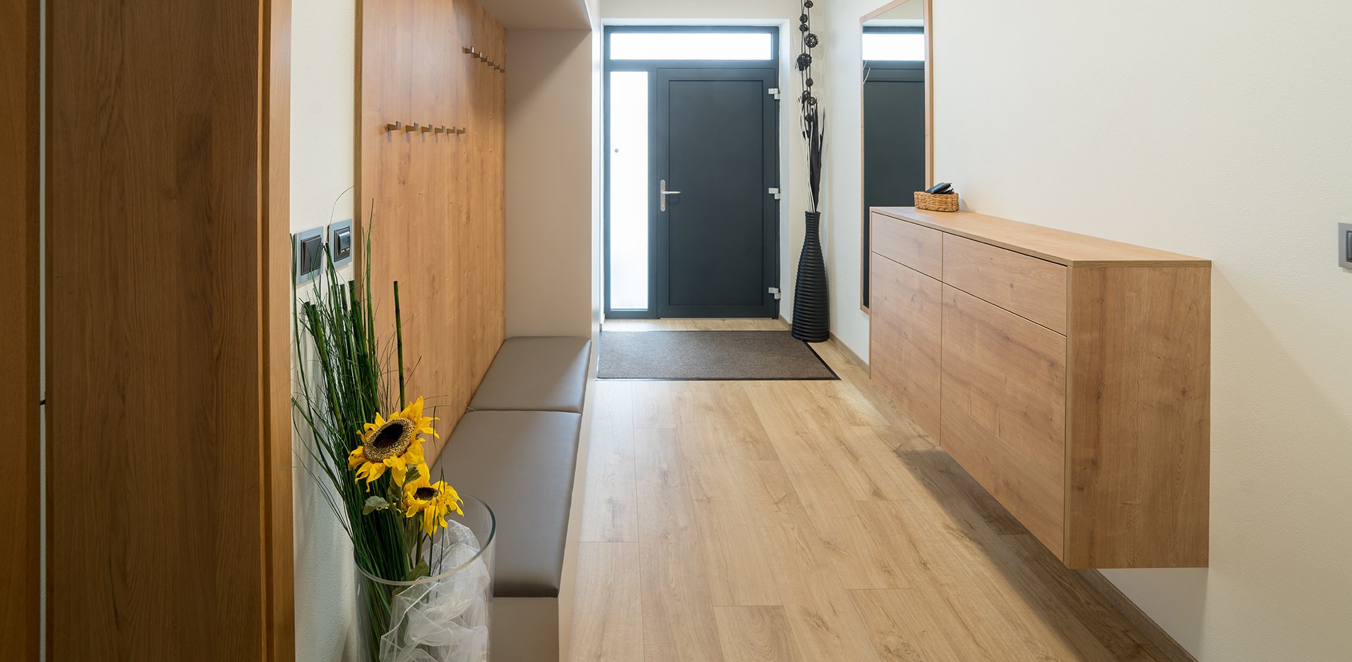 Předsíň v kašmírově šedé - 1